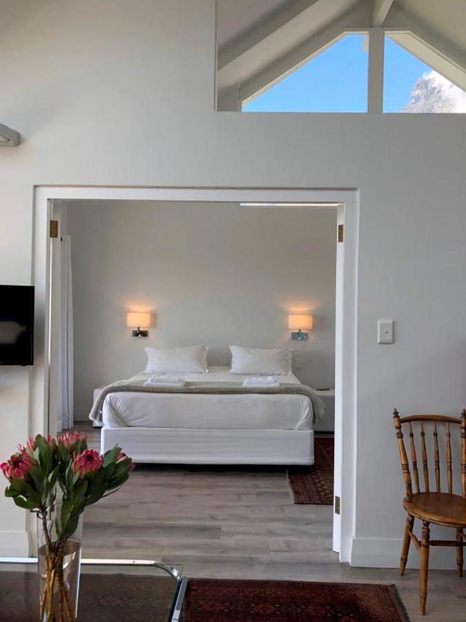 Appartement Camps Bay Loft With Stunning Mountain And Ocean Views à Le Cap Extérieur photo