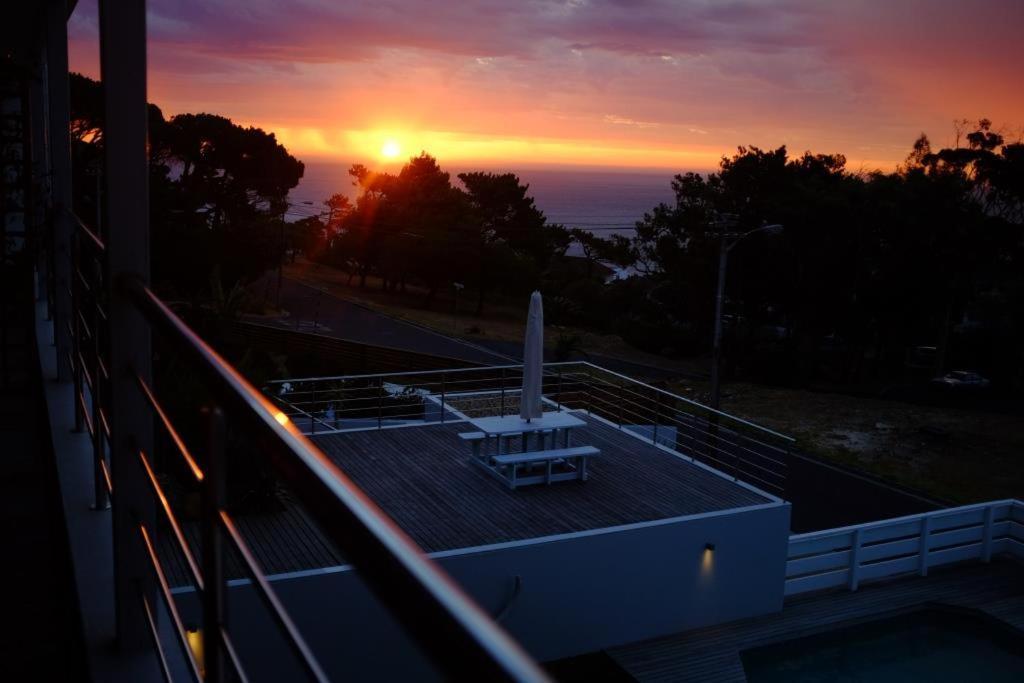 Appartement Camps Bay Loft With Stunning Mountain And Ocean Views à Le Cap Extérieur photo